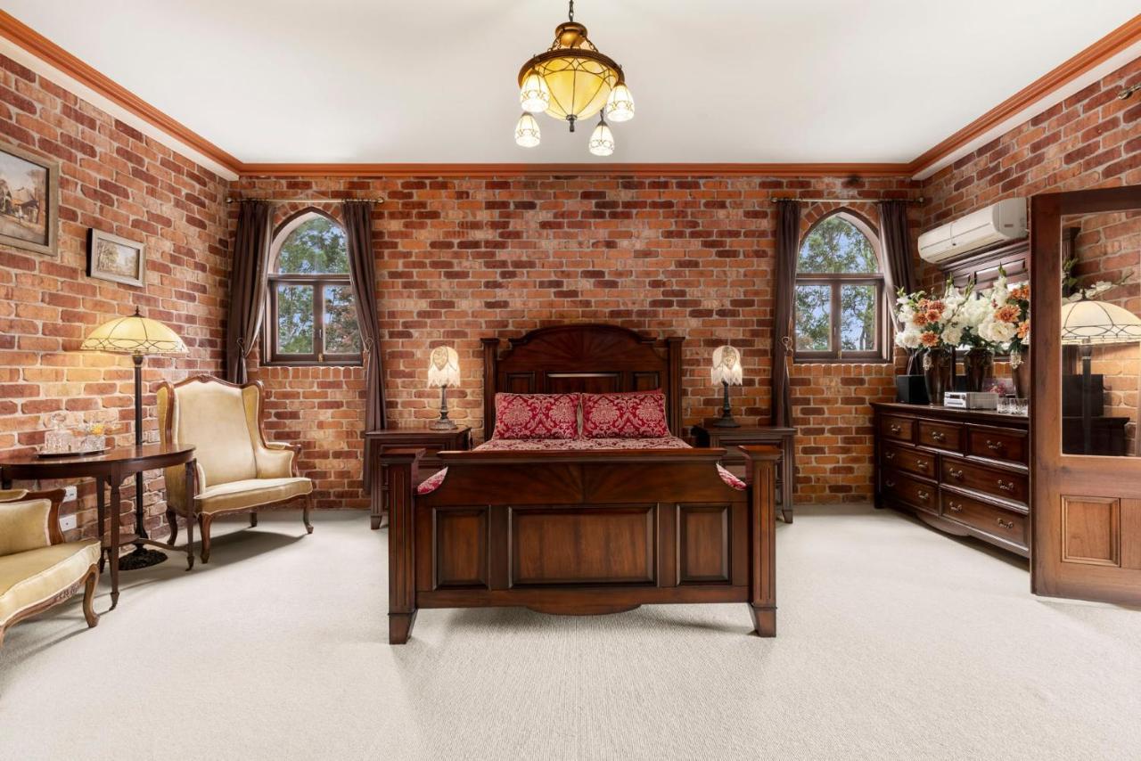 The Castle At Bonville Bagian luar foto